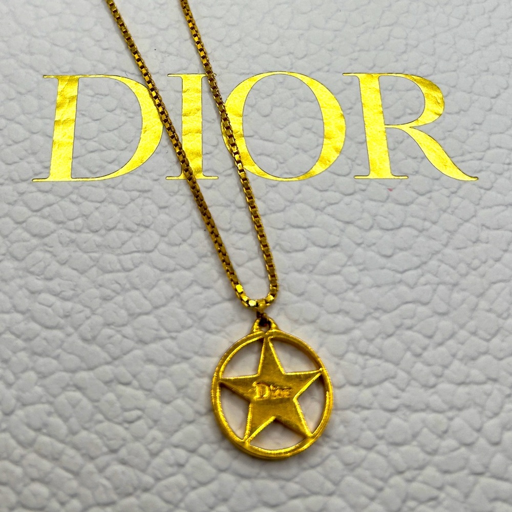SOLD❤️ DIOR Gold Star Logo Circular Cutout Detail Necklace - Picture 11 of 11